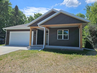 2634 Hamilton St, Portage, WI 53901