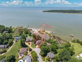 1 Island View Dr, Newport News, VA 23602