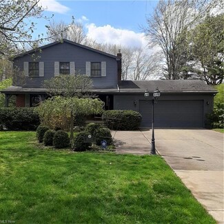 8342 Four Seasons Trail, Youngstown, OH 44514
