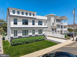 27 3rd St, Beach Haven, NJ 08008