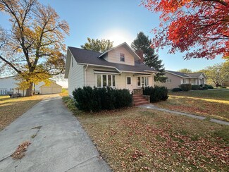 423 NE 2nd St, Buffalo Lake, MN 55314