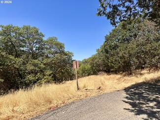 1400 N 7th Ave, Gold Hill, OR 97525