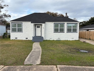 1304 N Cloverleaf Cir, Mobile, AL 36605