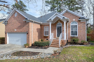 106 Daleshire Dr, Cary, NC 27519