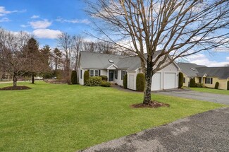 2 Carriage Path, Uxbridge, MA 01569