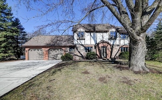 312 River Wood Bend, de Forest, WI 53532