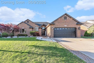 16511 Trailway Dr, Macomb, MI 48042