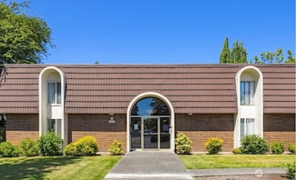 11012 NE 68th St Unit 511, Kirkland, WA 98033