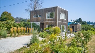 646 Maple Ave, Point Roberts, WA 98281
