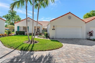 731 Reef Point Cir, Naples, FL 34108