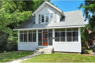 33 Cross St, Franklin, MA 02038