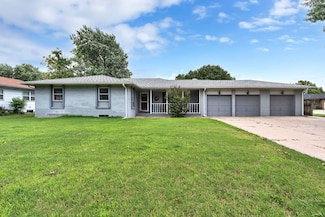3900 N Woodrow Ave, Wichita, KS 67204