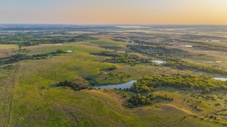 579 8 Mile Rd, Ponca City, OK 74604