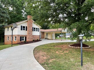 749 Rockwood Dr, Danville, VA 24541