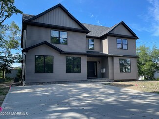 2041 Broadway Blvd, Toms River, NJ 08757