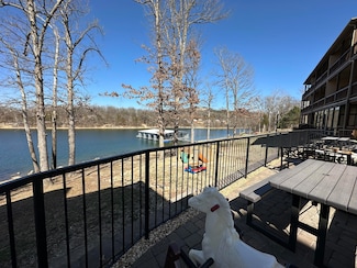 280 Tina St Unit 6, Hollister, MO 65672