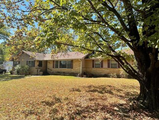 107 N Hooker St, Caney, KS 67333