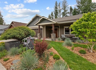 305 Maddie Ln, Sandpoint, ID 83864