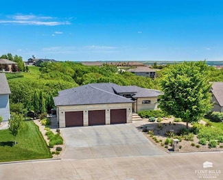 717 Ladera Cir, Manhattan, KS 66503