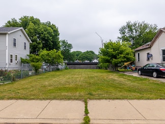 428 Fremont St, Elgin, IL 60120