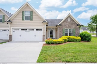 6924 Langdon Village Ct, Clemmons, NC 27012