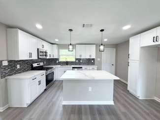 2626 Woodland St, La Marque, TX 77568