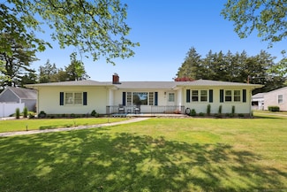 47 Great Hammock Rd, Old Saybrook, CT 06475