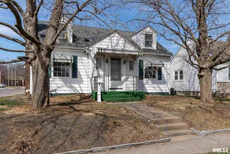 2734 Whitewood Ave, Davenport, IA 52802