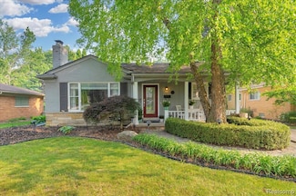 16141 Reedmere Ave, Beverly Hills, MI 48025