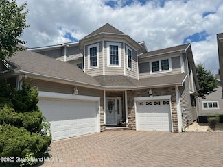 43 Chart Loop, Staten Island, NY 10309