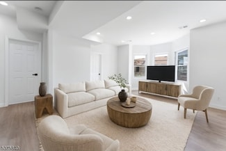 437 Bramhall Ave, Jersey City, NJ 07304