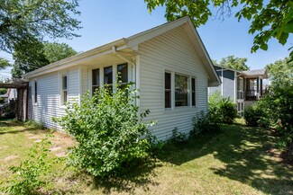 35648 N Lake Dr, Ingleside, IL 60041