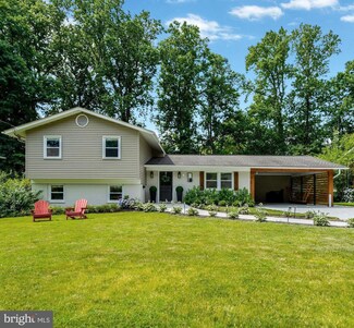10239 Brigade Dr, Fairfax, VA 22030