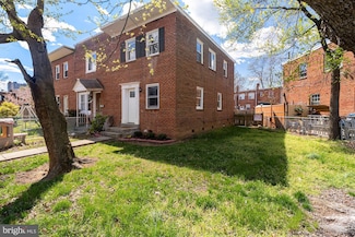 3724 Mark Dr, Alexandria, VA 22305
