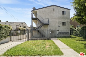 3120 W 71st St, Los Angeles, CA 90043