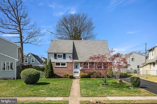 807 Cricket Rd, Secane, PA 19018