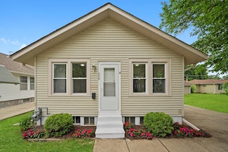 608 Glenwood Ave, Elgin, IL 60120