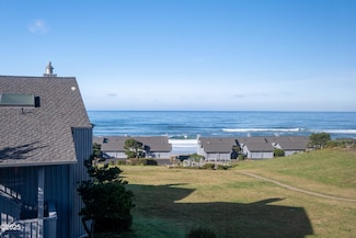 4175 N Highway 101 Unit I-2, Depoe Bay, OR 97341