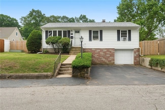 19 Paulette Dr, Coventry, RI 02816