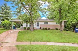 60 Reckamp Dr, Florissant, MO 63033