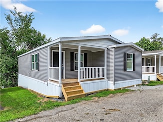 16 Surf Dr Unit 1, Finleyville, PA 15332