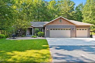 7190 Spring Lake Rd, Sobieski, WI 54171