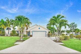 702 SE Adams Ct, Port Saint Lucie, FL 34984