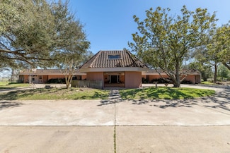 2009 Fm 950, Eagle Lake, TX 77434