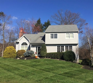 7 Florus Crom Ct, Stony Point, NY 10980