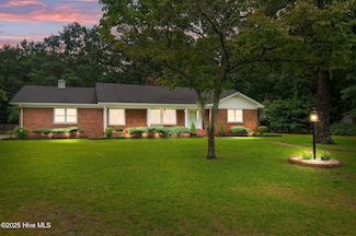 805 Weeks Dr, Tarboro, NC 27886