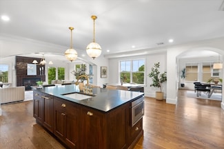 197 Winchester St Unit 199, Brookline, MA 02446