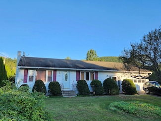 200 Mountain View Ct, Wells, VT 05774