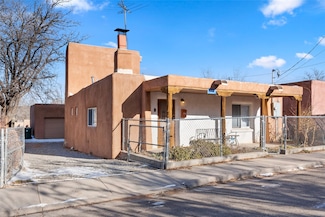 1007 Lopez St, Santa Fe, NM 87501