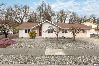 872 E Oak St, Sequim, WA 98382